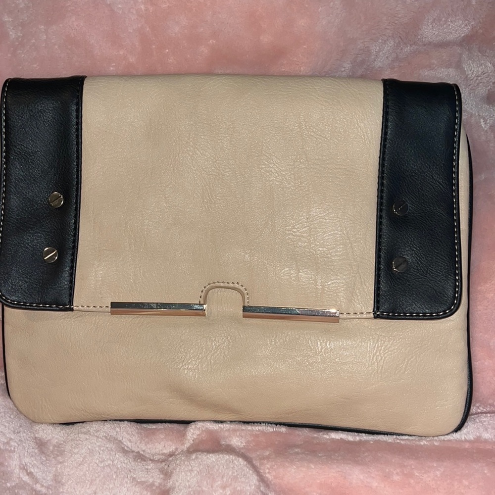 Danielle Nicole Clutch